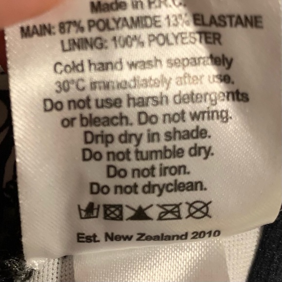 Piha bikini top XS black and white abstract. - Picture 4 of 5